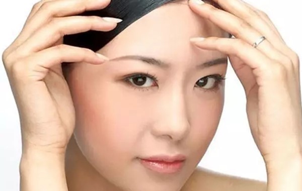 額頭很多痘痘怎么辦