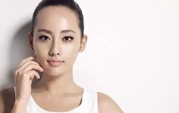額頭上長青春痘怎么辦
