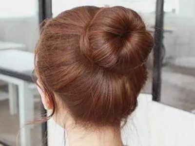 自己扎最簡單的丸子頭步驟是怎么樣的