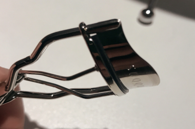 睫毛經常夾不翹怎么辦