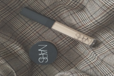 粉底和遮瑕哪個使用先