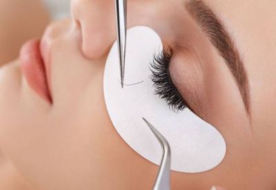 1057293411311 接睫毛要素顏去接嗎