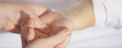 手被曬黑了怎么變白