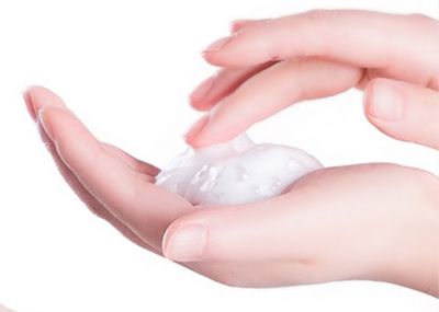 擠黑頭擠出來的白色東西是什么