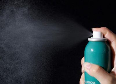 1244354611311 帶妝補涂防曬霜還是防曬噴霧好