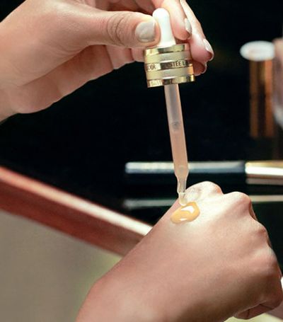 雅詩蘭黛小棕瓶適合什么皮膚