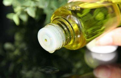 1512147211311 用卸妝油之前需要先用水洗臉嗎