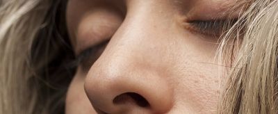 鼻子毛孔大怎么辦