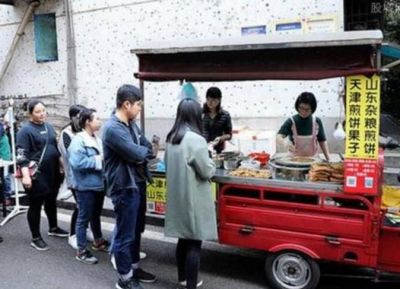 1549417311311 為什么沒人擺地攤賣化妝品