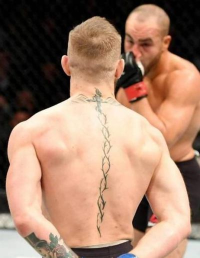 1553349211311 康納背部紋身圖案叫什么