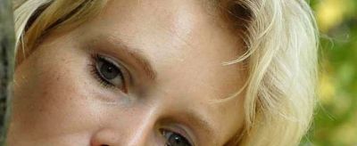 眼角長斑是怎么回事