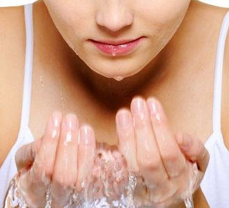潔面洗臉次數越多越干凈嗎
