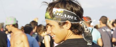 男生頭發怎么吹蓬松