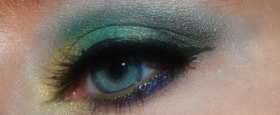 1727028711310 內雙怎么畫眼妝