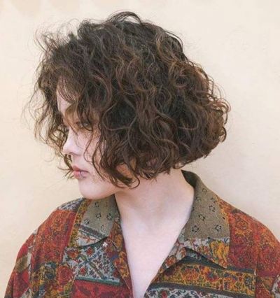 1736464311311 為什么燙發千萬不要用護發素