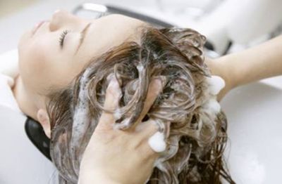 1736555311311 為什么燙發千萬不要用護發素