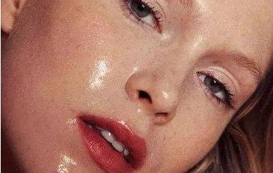 1756238611311 一到夏天臉就特別油怎么辦