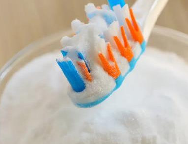 1848348611311 如何用鹽和牙膏脫毛