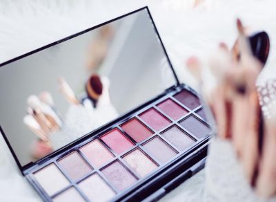 化妝品什么對化妝品的安全和功效負責