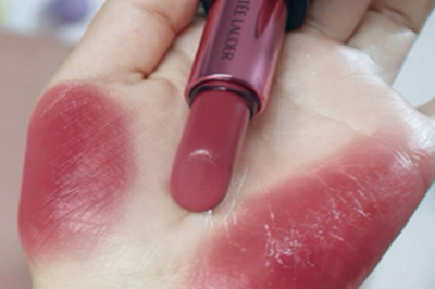 1945336411308 怎么防止口紅不掉色