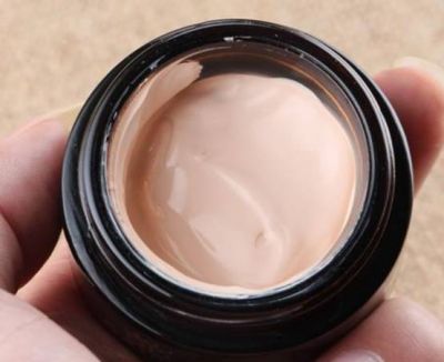 粉底液上面浮著一層水是怎么回事