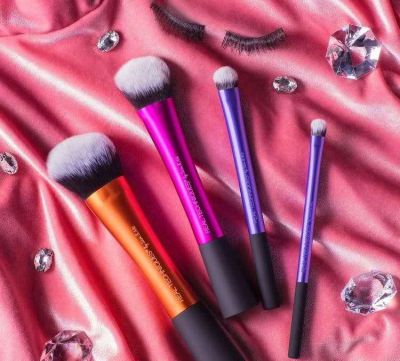 粉底刷和美妝蛋哪個好