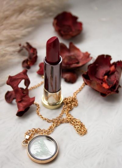 不易脫妝的口紅