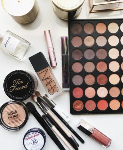 2340249411313 女人化淡妝的步驟