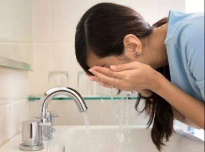 油性皮膚老是長痘怎么辦