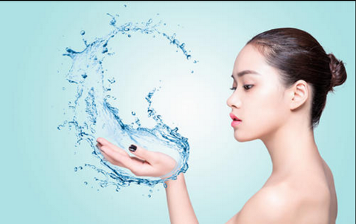 夏天用什么護膚品清爽不油膩