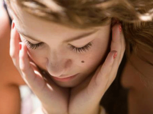 8_201971100831431_4-7 臉頰兩邊長斑是什么原因