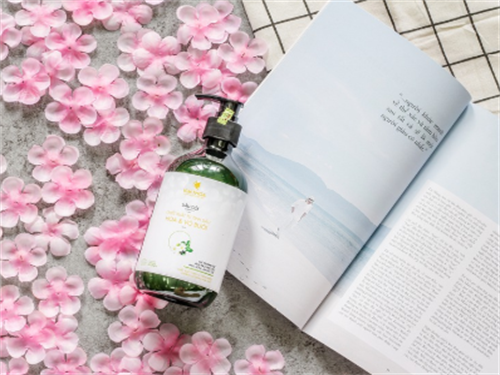 嬰兒洗發水和成人洗發水區別